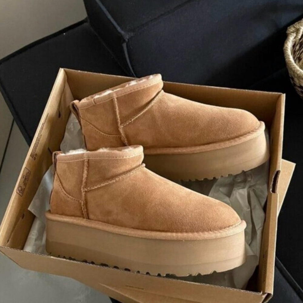 UGG Women's Chestnut Platform Boots
